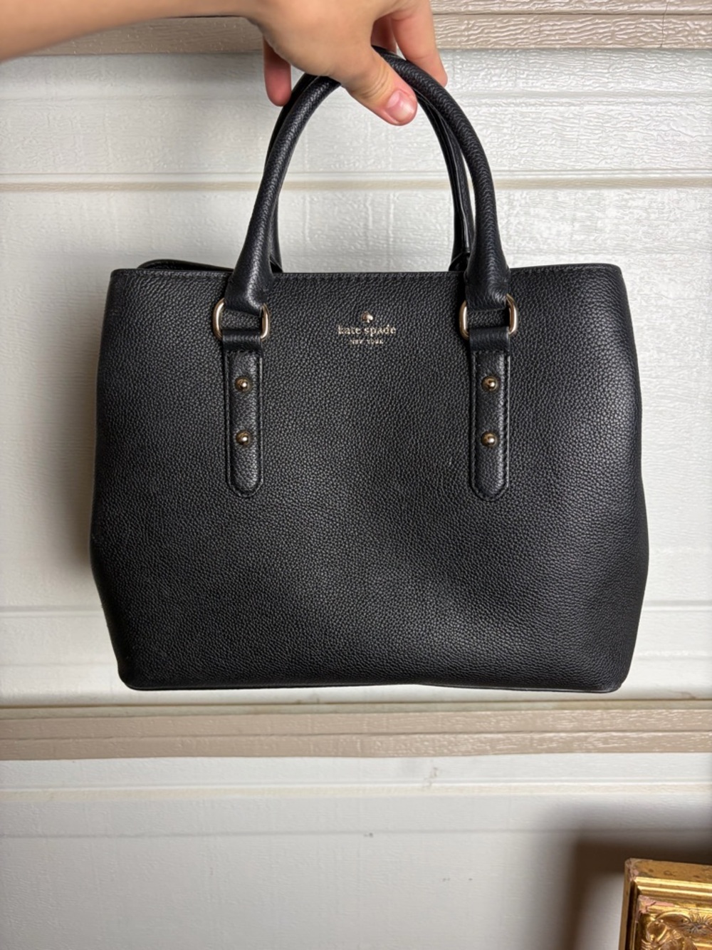 Kate Spade New York Larchmont Avenue Evangelie satchel in black pebbled leather
